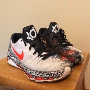 Nike KD 8 “Christmas”